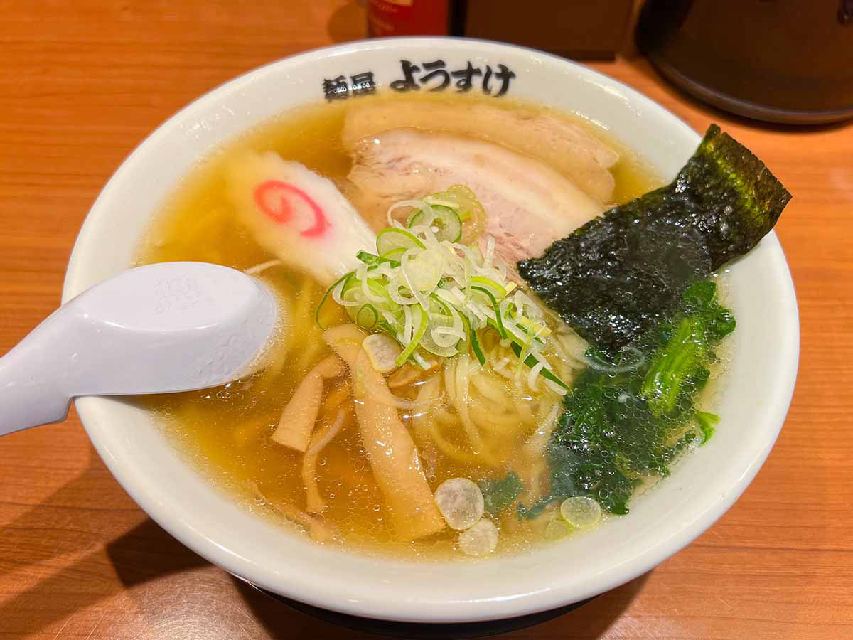 栃木のご当地ラーメン・佐野ラーメンの名店『麺屋ようすけ』の醤油ラーメン[食楽web]