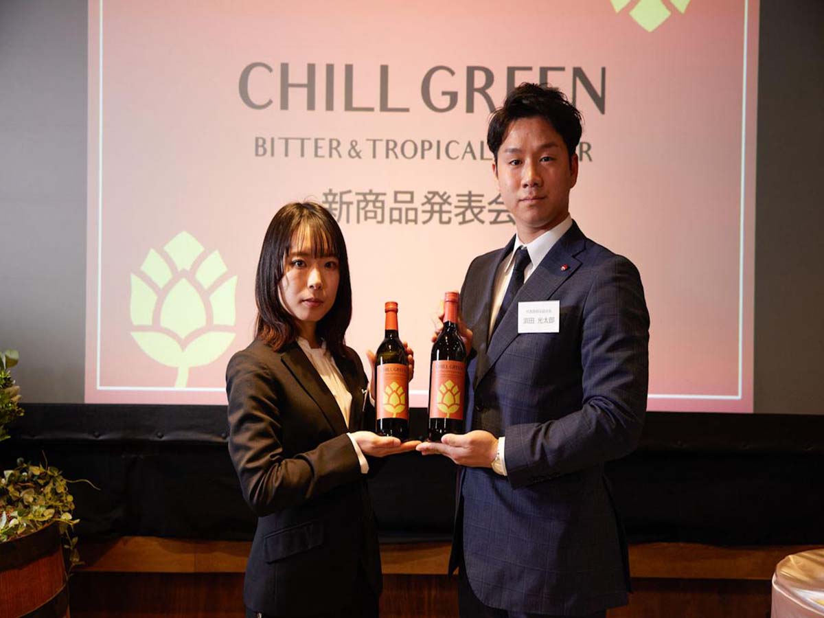 生産本部 商品開発研究室の緒方さんと浜田光太郎副社長