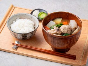 みそ汁、ご飯セット1300円　※2月末まではオープン記念価格1100円