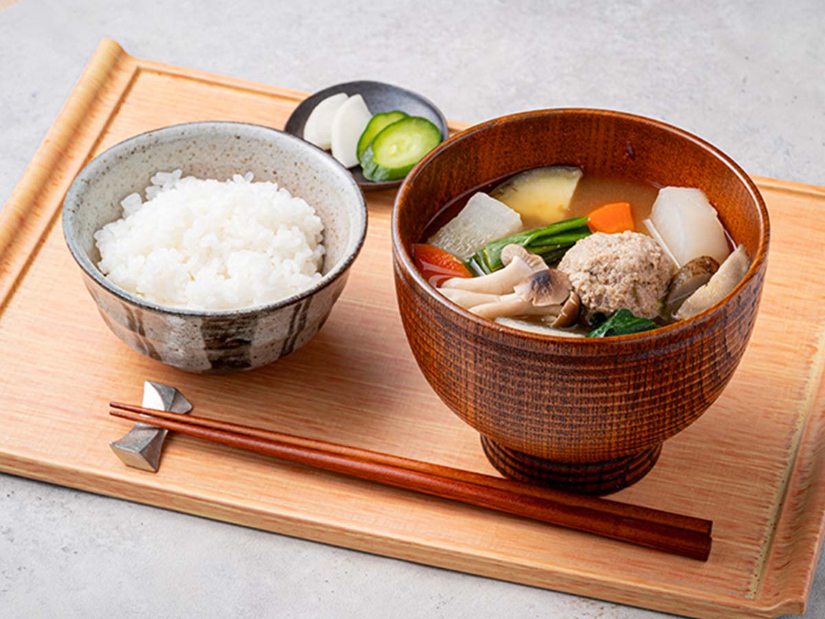 みそ汁、ご飯セット1300円 ※2月末まではオープン記念価格1100円