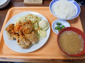 「アメトーーク！」でも話題。昭和レトロな『大衆食堂スタンド そのだ』で絶品の唐揚げ定食