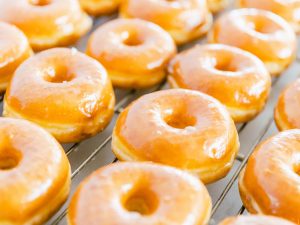 オリジナルレシピの味わいが感じられる、一番人気の「グレーズドレイズド」はシンプルで飽きのこないおいしさ