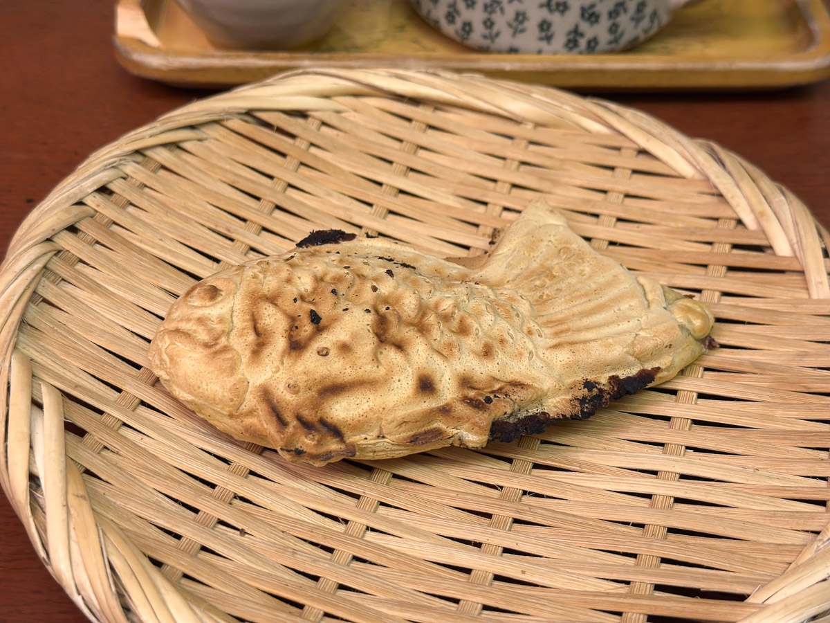 『浪花家総本店』のたい焼き。顔にも風格が表れていますね! ちなみにテイクアウトは1個200円