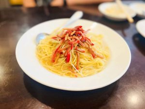お待ちかねの「汁なしネギそば」がやってきました