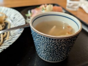 温かいコンソメスープが沁みる～