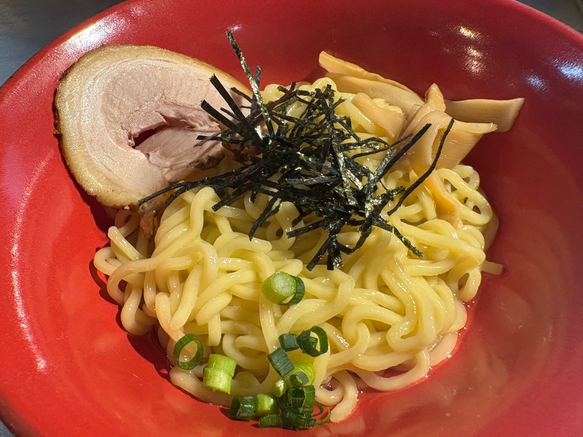 第2回 #かわさき推しメシ グランプリに輝いた『油や 鹿鳴』の「油そば」