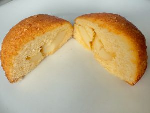 208円