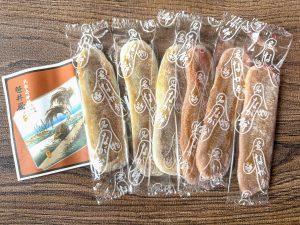 端から端まで餡が忍ばされているので、どこから食べても餡と出合える