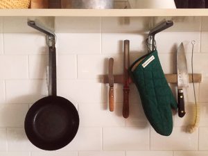 『釜浅商店』の「鉄打出しフライパン」