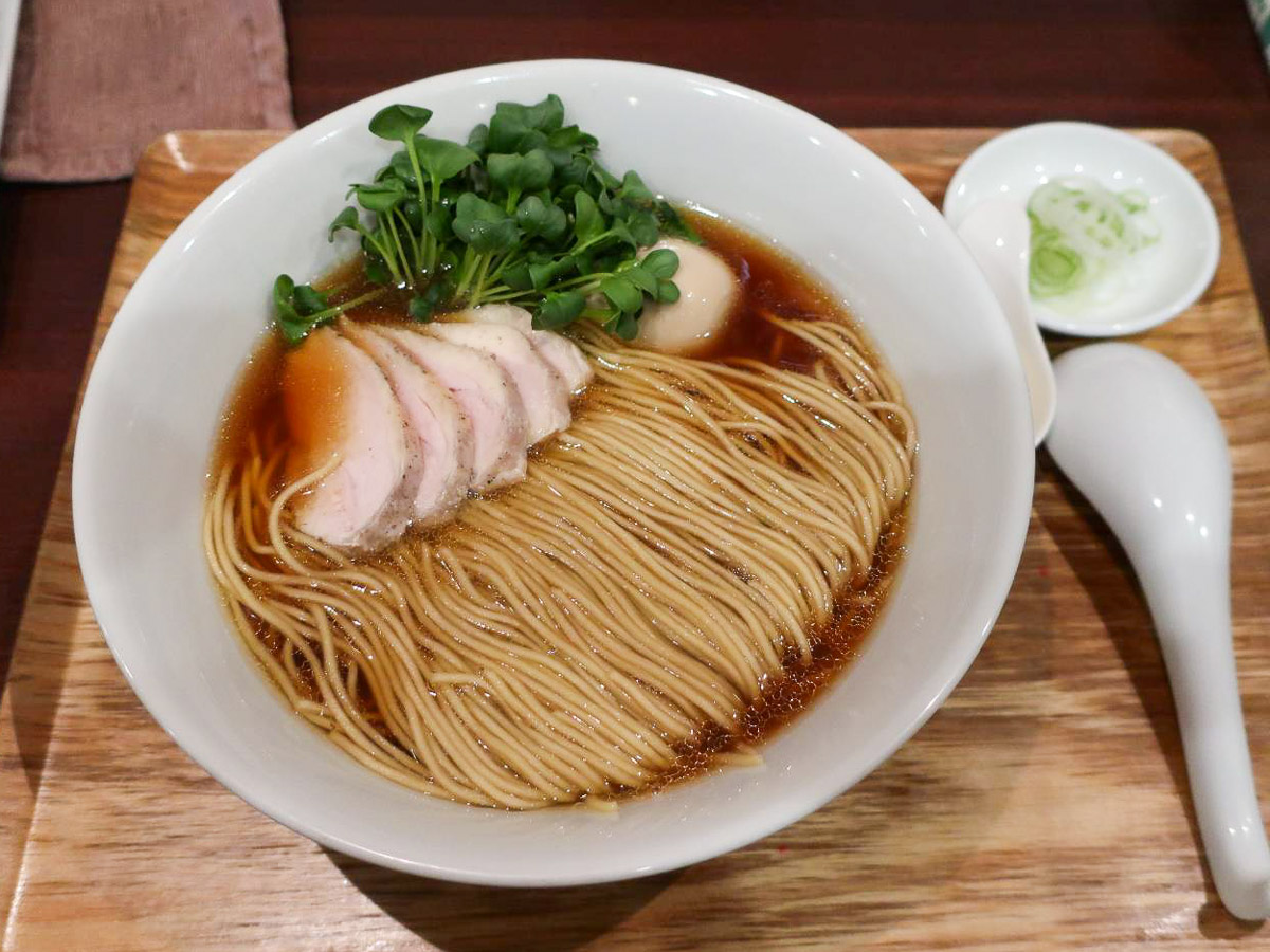 岩手県ほろほろ鳥だしのラーメン