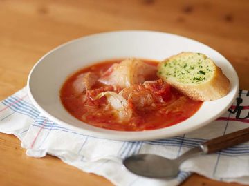 【週末のつくおき】朝ごはんに玉ねぎでデトックス。「新玉ねぎとトマトのスープ」の作り方