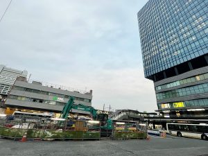 中野駅南口駅前。2024年5月に完成した住友不動産中野駅前ビル