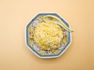 八角の形が中華食器ならでは