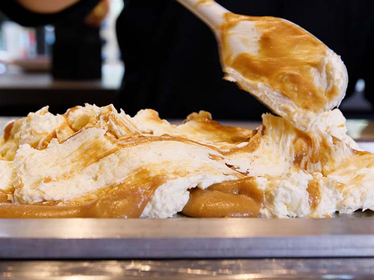 フレッシュ感を出すためバタークリームとりんごのジュレの比率を精密に計算した