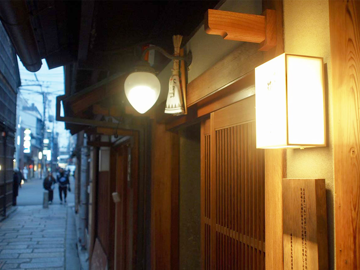 「そうだ、京都行こう」の理由がここにある。祇園の路地に佇む名店『祇園 静水香』で絶品料理と日本酒ペアリングを楽しむ