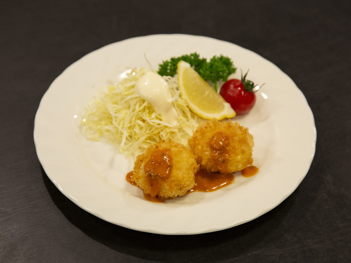 蟹コロッケ(1230円)は夜のみのメニュー