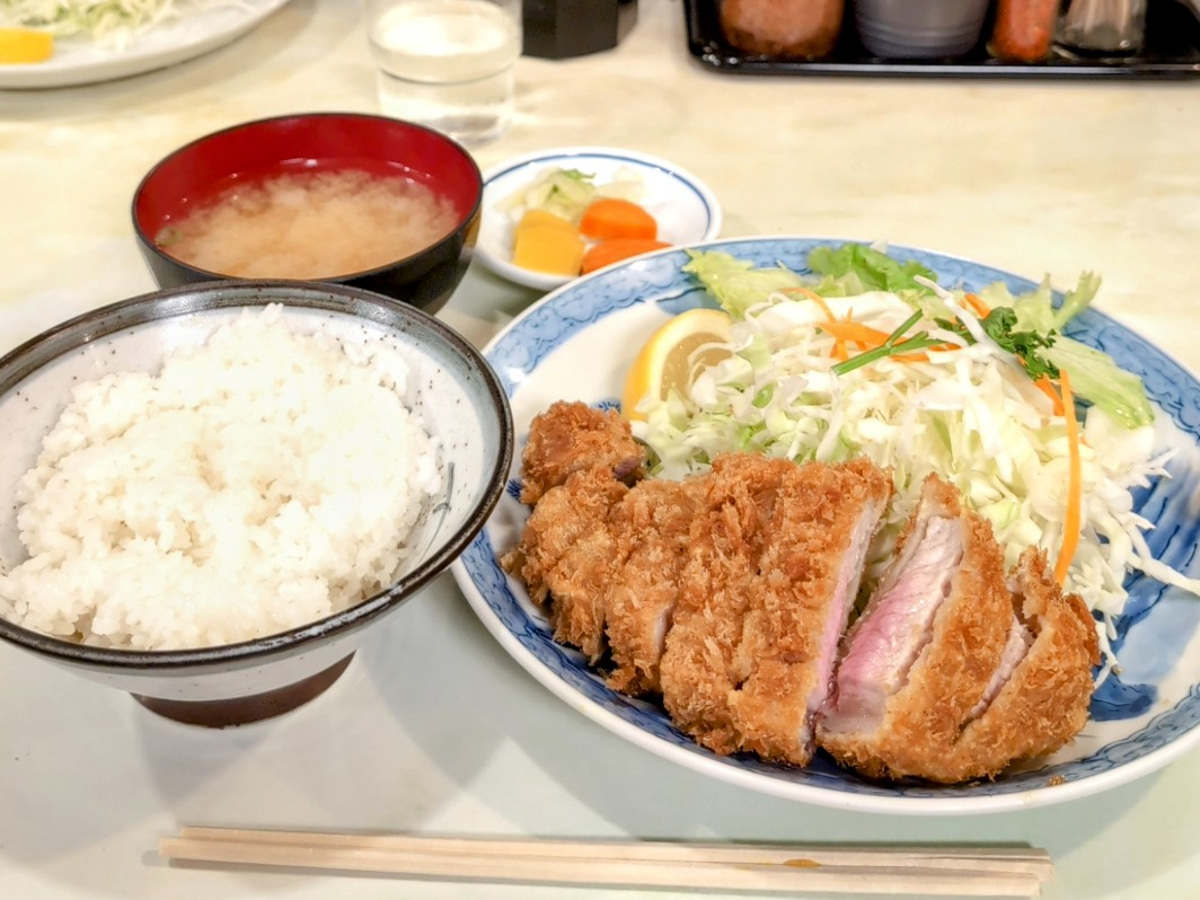 【山手線沿線グルメ】並んででも食べたい！ 行列ができる名物定食4選