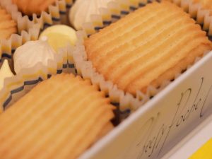 白い色のチーズクッキー