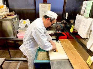 気さくにお話していただきましたが作業の時は一瞬で集中モードの三代目