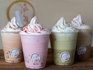 「わらび餅ドリンク（桜ミルク）」1本150円　※写真はイメージです