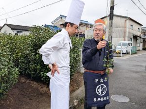 茶葉は「早生（わせ）」「中手（なかて）」「晩生（おくて）」に分け、用途や市場ニーズに合わせて栽培と収穫が行われています