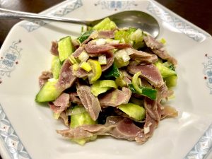 仕込むのに数日かかるという砂肝キュウリ。これもお酒に最高