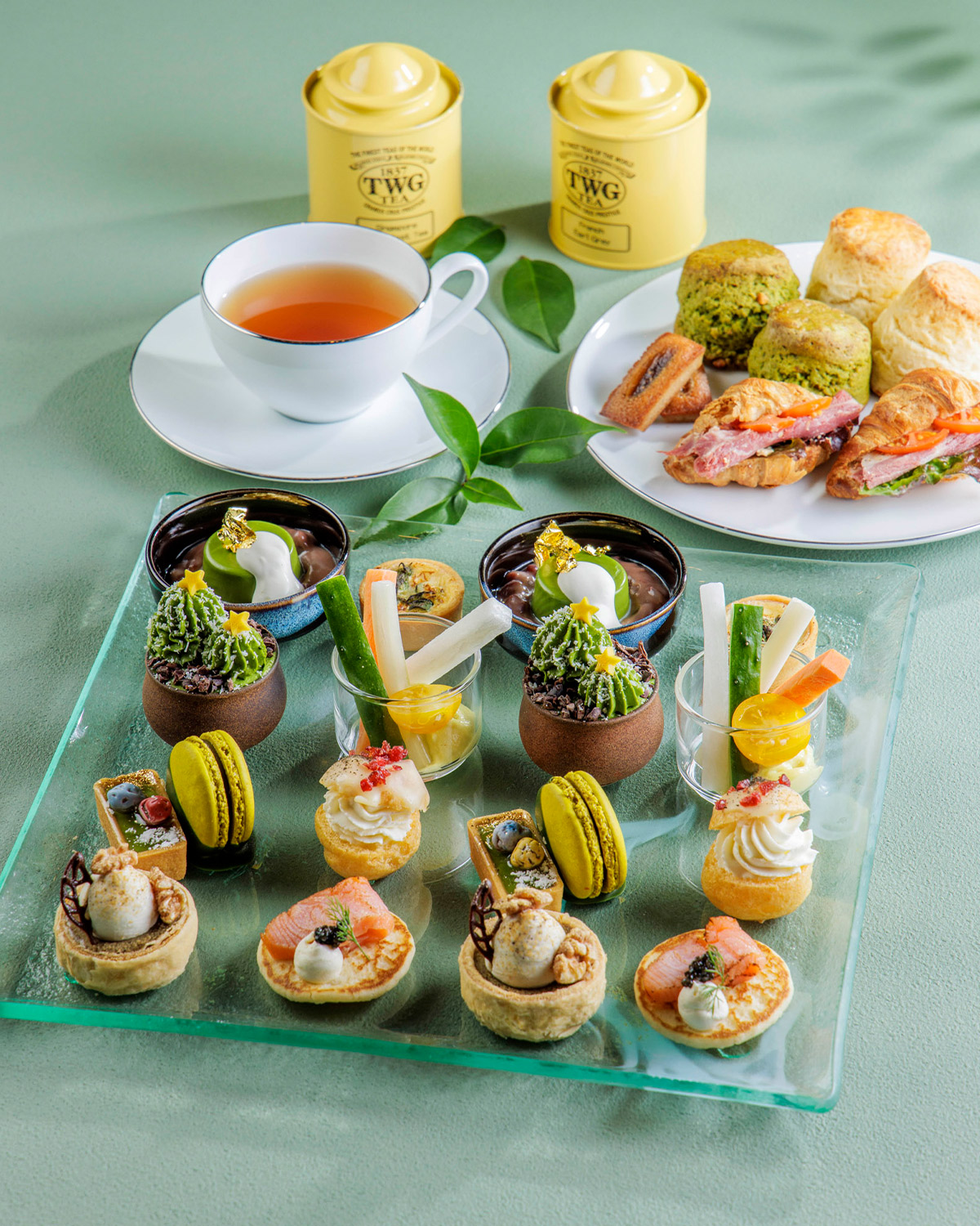 「抹茶とほうじ茶のウィークデイアフタヌーンティー」7500円(税・サ料込)