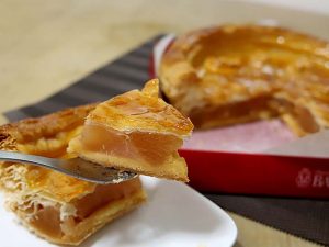 甘酸っぱさも食感もボリュームも全部が抜群のアップルパイ
