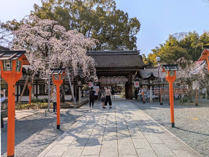 古い歴史を持つ格式高い神社