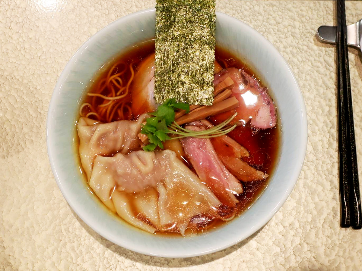「地鶏雲吞焼豚そば（醤油）」