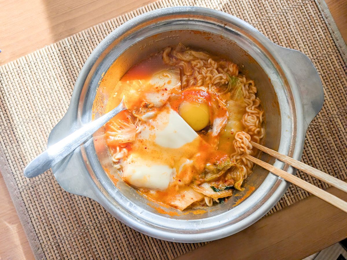 韓ドラの鍋ラーメンも再現できちゃう。軽くて使いやすい燕三条製の「ステンレスどんぶり鍋」