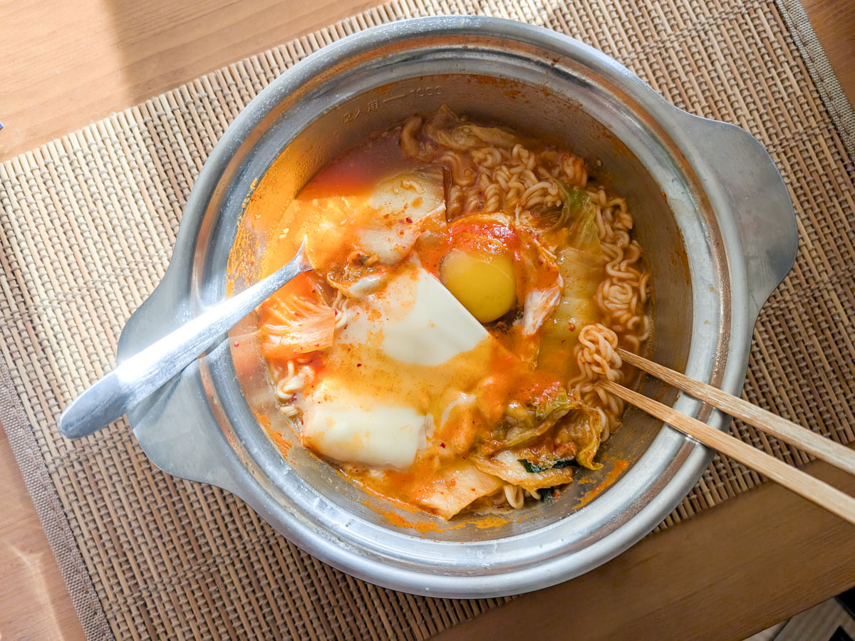 汚れもするっと落ちるので、キムチやカレーなどにもガンガン使えます