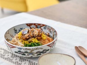 【体に効くレシピ】自律神経やお腹もととのう。春の美味たっぷりな「山菜たっぷり春のアサリビビンバ」