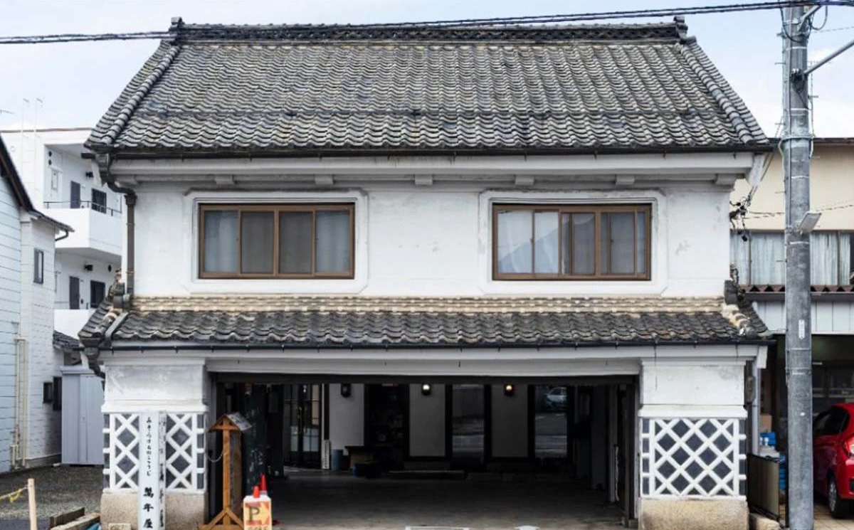 長野県松本市にある、創業193年の『萬年屋』