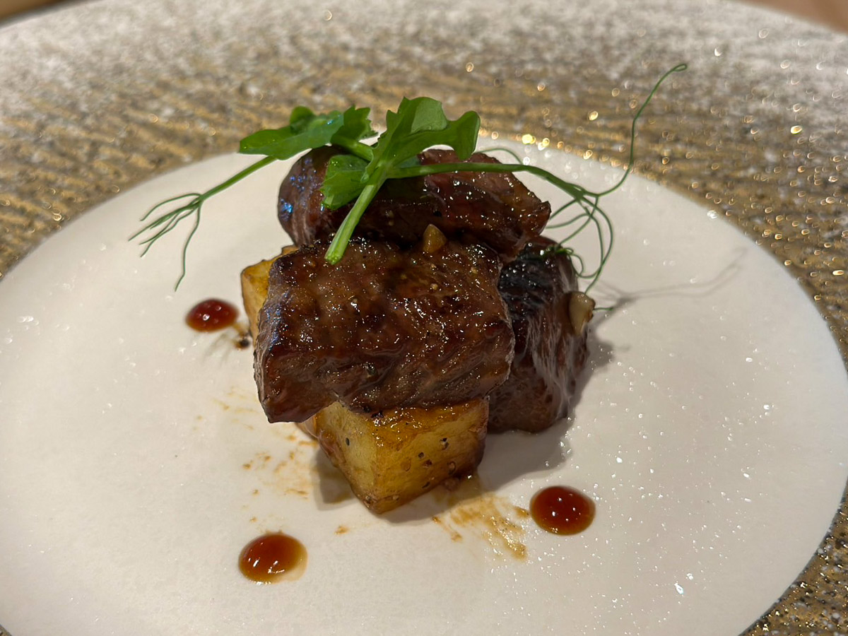 「牛肉とじゃがいものオイスターソース炒め」[食楽web]