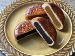 月寒あんぱん（手前/こしあん・奥/かぼちゃ）