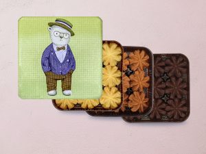 缶にはテディベアをモチーフにしたクマのイラストが描かれている。イラストはいつも期間限定なので、同じデザインに出合えることはほとんどない