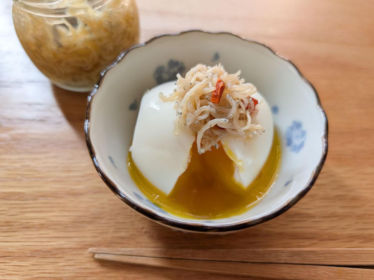 半熟卵としらすオイル漬け(ごま油ver.)