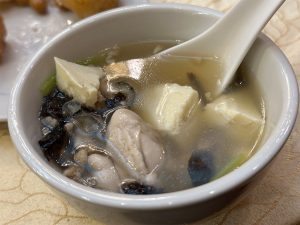 「海苔と牡蠣の豚ミンチスープ」（紫菜蠔仔肉碎湯）