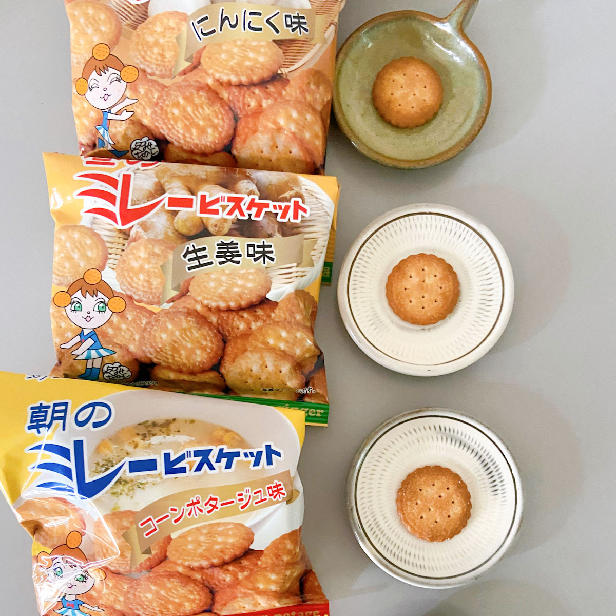 画像下の「朝のミレービスケット コーンポタージュ味」