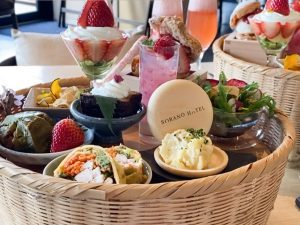 【4/24まで】昭和記念公園を望む『ダイチノレストラン』の「苺の花籠のアフタヌーンティー」