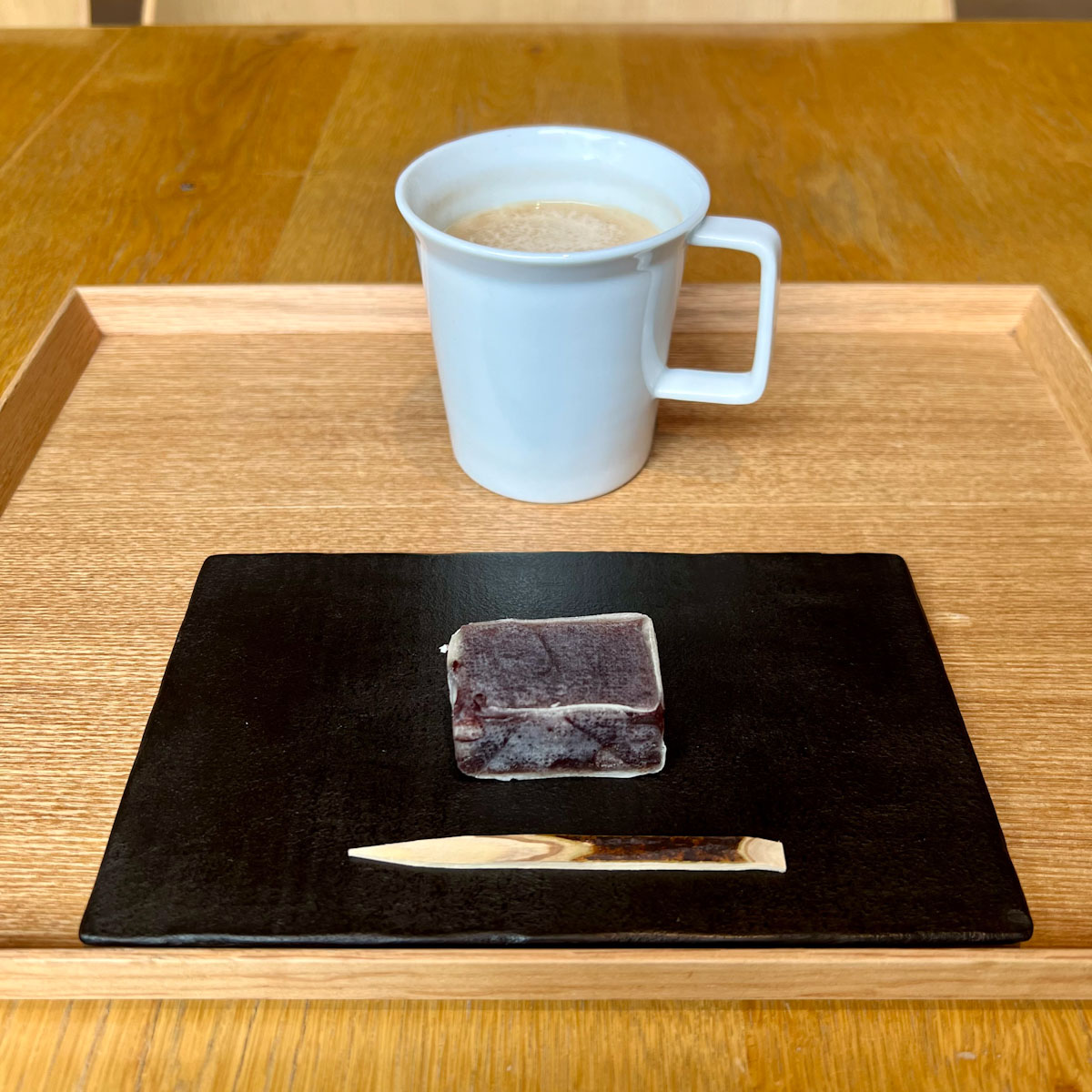 加賀棒茶ラテと金つばのセット
