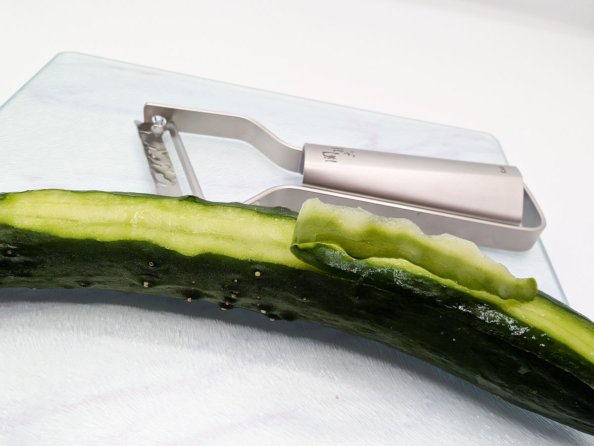きゅうりや大根のように面が広く、まっすぐな野菜にぴったり