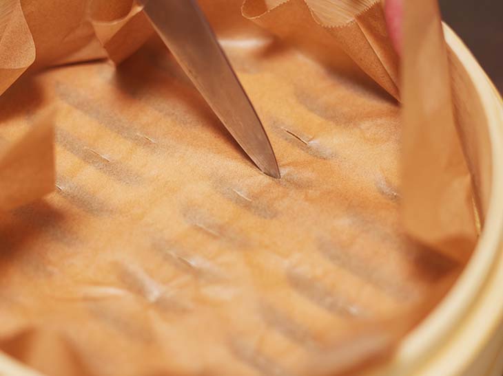 穴が開いた専用のシートも売っているのでお好みで選びましょう