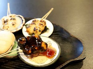 一口サイズのお団子は小さいけど本格派