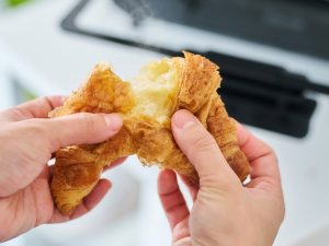 クロワッサンなど惣菜パンも焦がさずふっくら