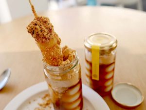 緊張感漂うみたらし団子の取り出しの瞬間