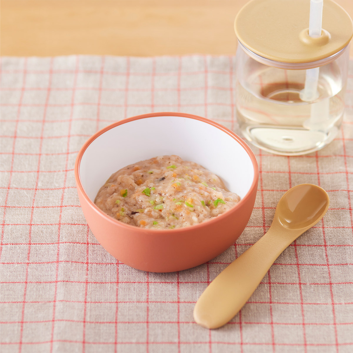 離乳食やお粥を好みの食感で仕上げられます。ソースやディップ作りも簡単