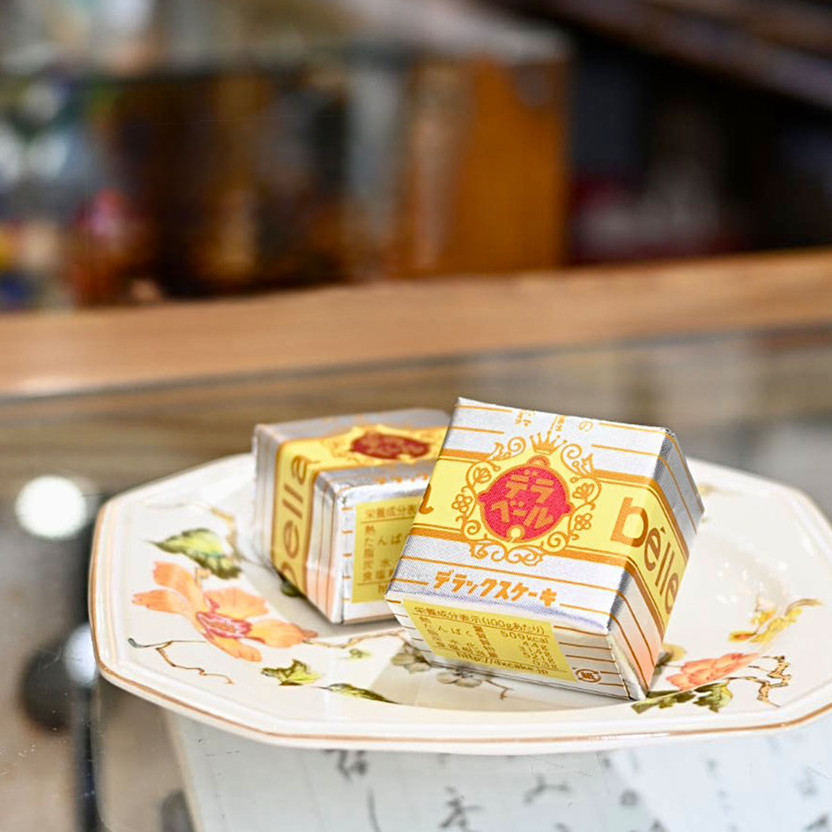 忘れられない5つ星みやげ。和歌山の老舗が作るレトロ可愛い銘菓「デラックスケーキ」