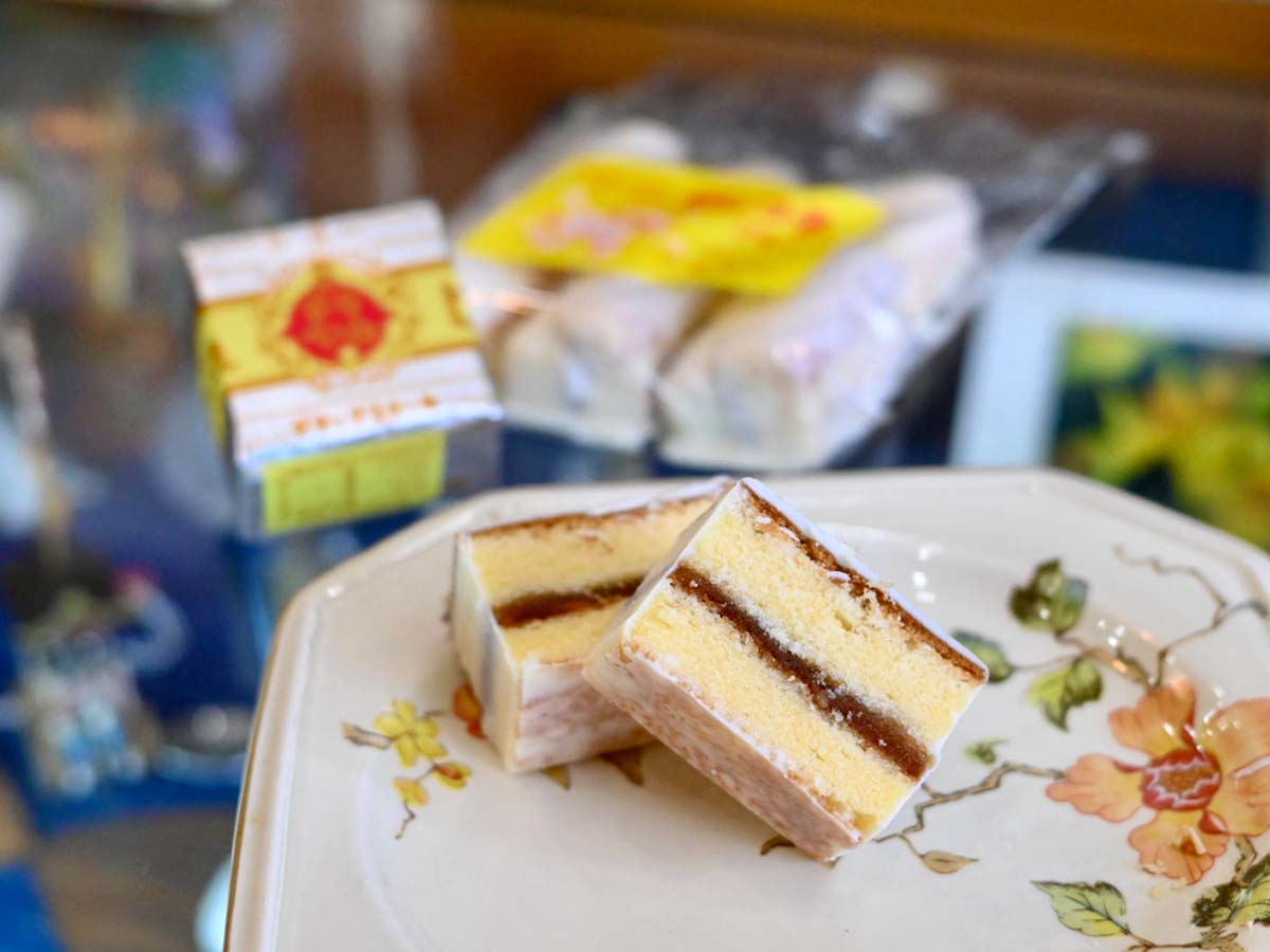 中には白インゲン豆を使ったジャムが挟まっています